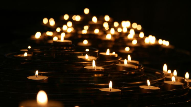 Candles 747x420