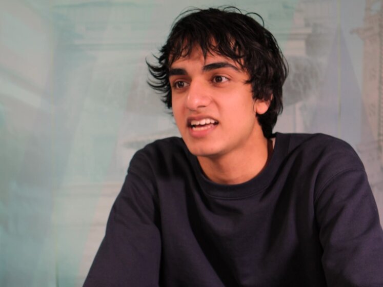 LSE100 students discuss the Group Project
