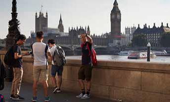 students_-_Thames[1]