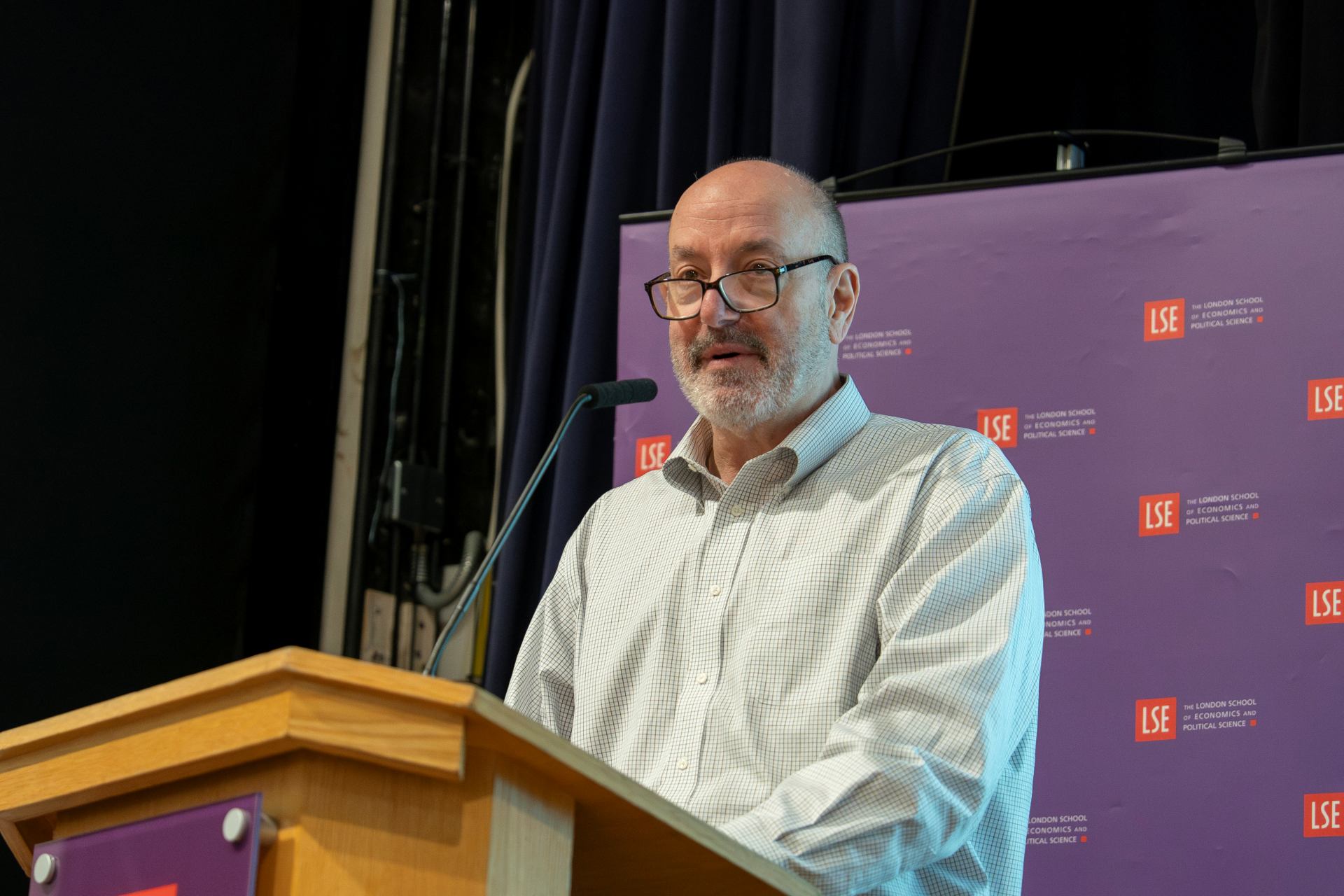 Larry Kramer speaking at the polarisation event series