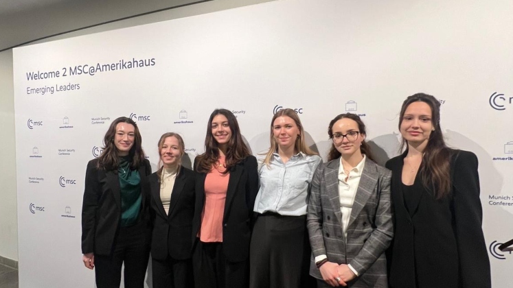 MunichConferenceGroup747